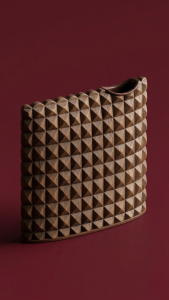 Mndoos Grand Vase
